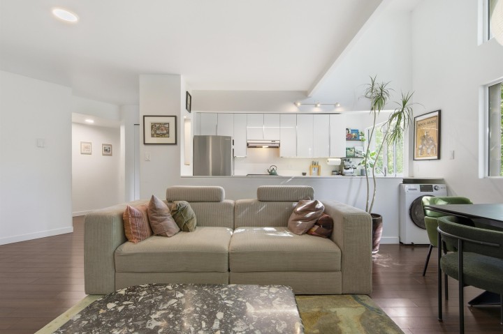 Photo 10 at 201 - 3465 Glen Drive, Fraser VE, Vancouver East