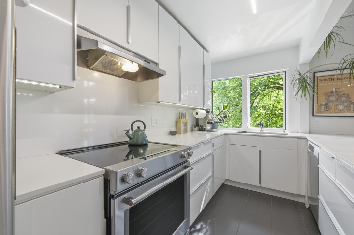 Photo 18 at 201 - 3465 Glen Drive, Fraser VE, Vancouver East