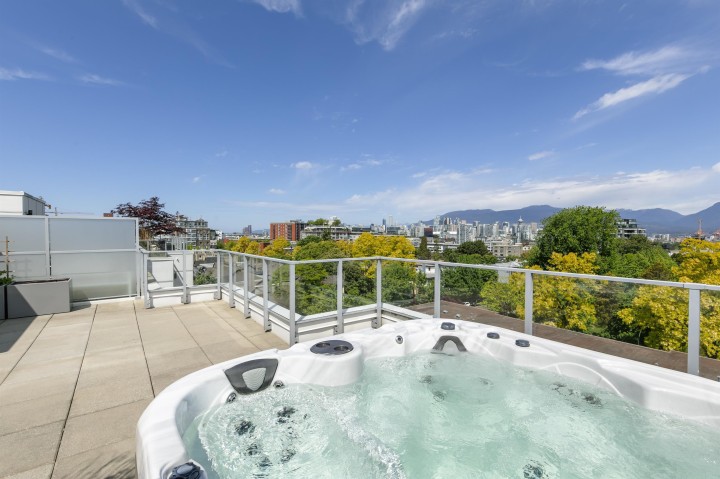 Photo 2 at 501 - 379 E Broadway, Mount Pleasant VE, Vancouver East