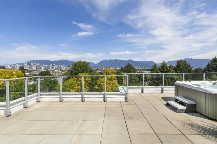 Photo 1 at 501 - 379 E Broadway, Mount Pleasant VE, Vancouver East