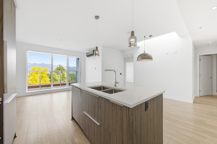Photo 4 at 501 - 379 E Broadway, Mount Pleasant VE, Vancouver East