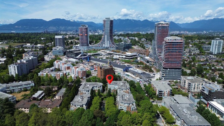 Photo 1 at 602 - 618 W 45th Avenue, Oakridge VW, Vancouver West