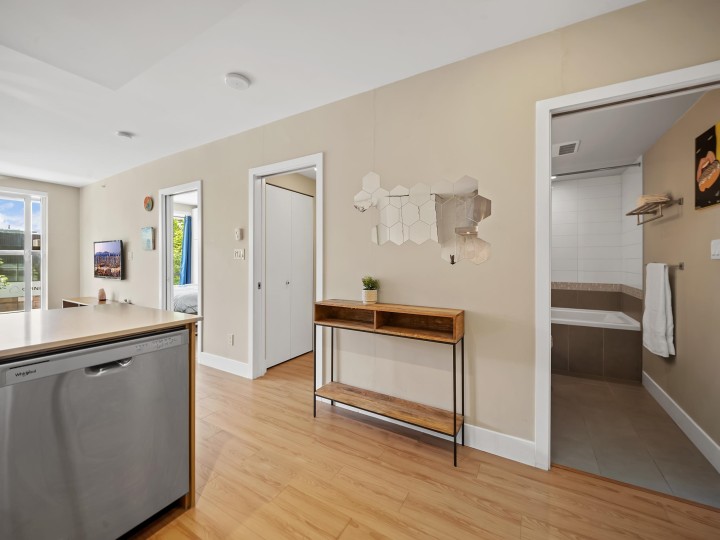 Photo 17 at 213 - 159 W 2nd Avenue, False Creek, Vancouver West