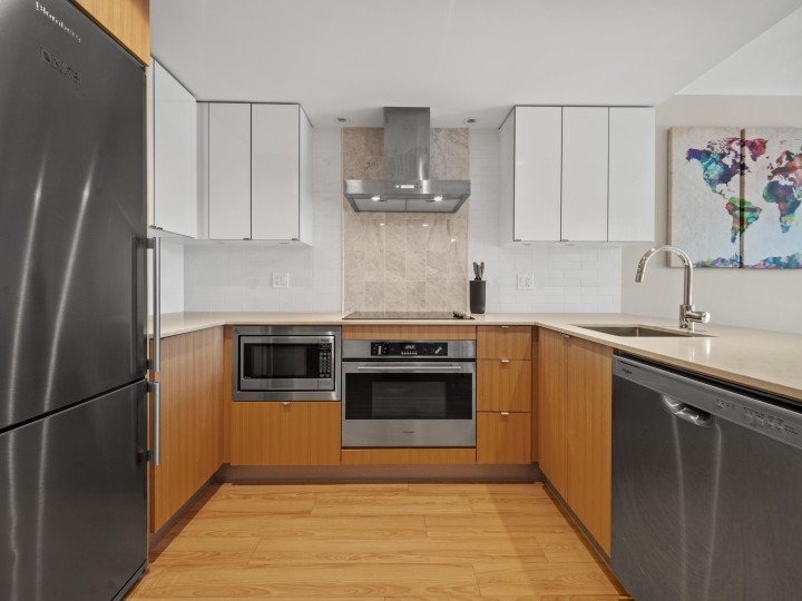 Photo 11 at 213 - 159 W 2nd Avenue, False Creek, Vancouver West
