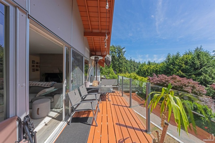 Photo 7 at 3907 Bayridge Place, Bayridge, West Vancouver