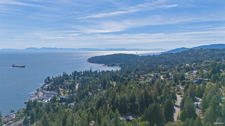 Photo 31 at 3907 Bayridge Place, Bayridge, West Vancouver