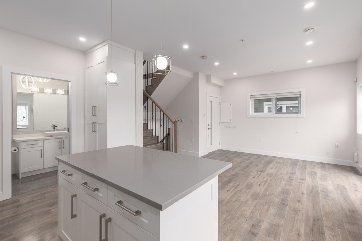 Photo 12 at 2255 E 35th Avenue, Victoria VE, Vancouver East