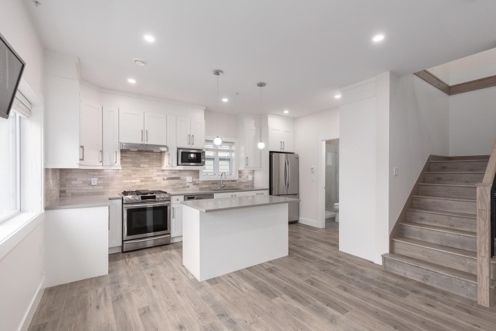 Photo 7 at 2255 E 35th Avenue, Victoria VE, Vancouver East