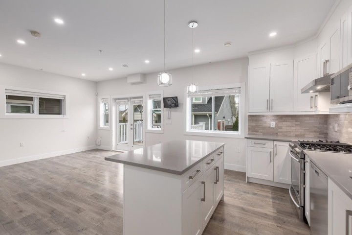 Photo 10 at 2255 E 35th Avenue, Victoria VE, Vancouver East