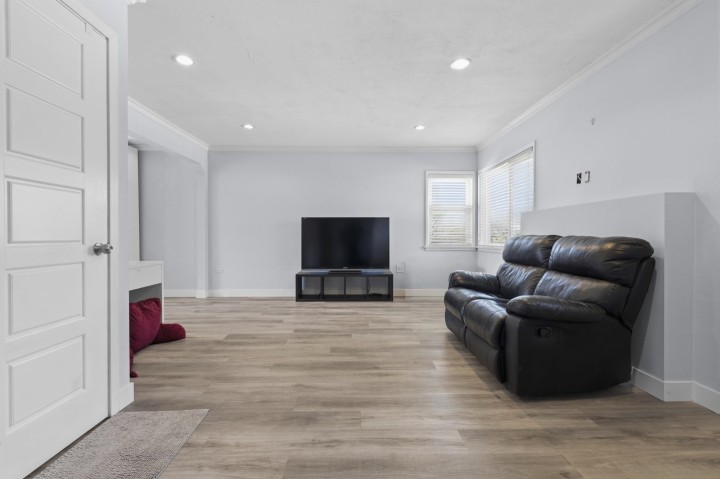 Photo 3 at 45 Renfrew Street, Hastings Sunrise, Vancouver East