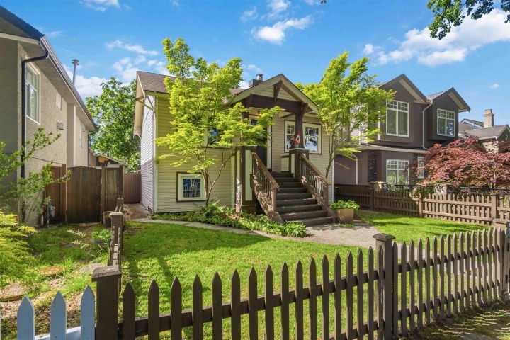 Photo 2 at 2628 William Street, Renfrew VE, Vancouver East