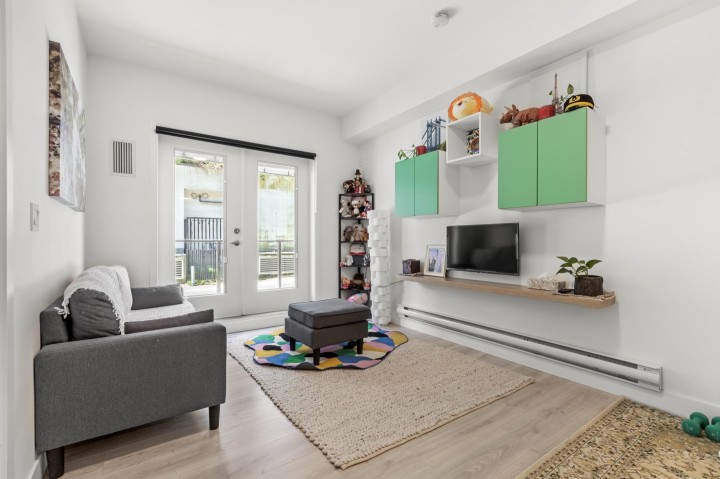 Photo 4 at 102 - 2688 Duke Street, Collingwood VE, Vancouver East