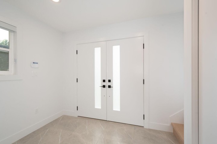 Photo 11 at 827 E 32nd Avenue, Fraser VE, Vancouver East