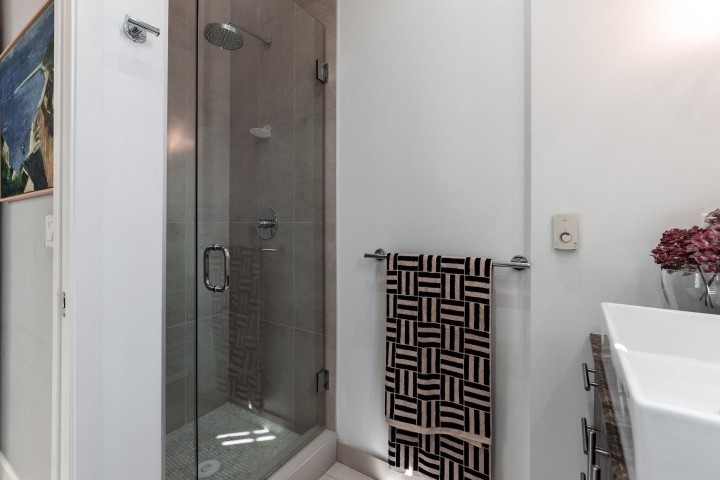 Photo 18 at 304 - 2108 W 12th Avenue, Kitsilano, Vancouver West