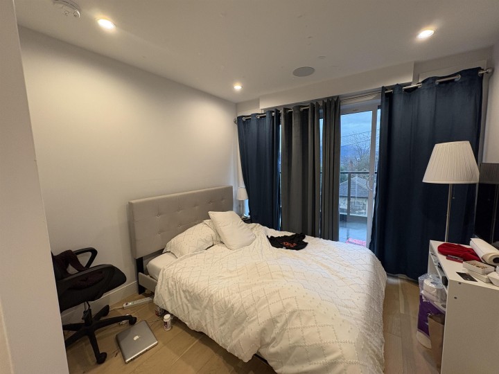 Photo 3 at 3429 Dundas Street, Hastings Sunrise, Vancouver East