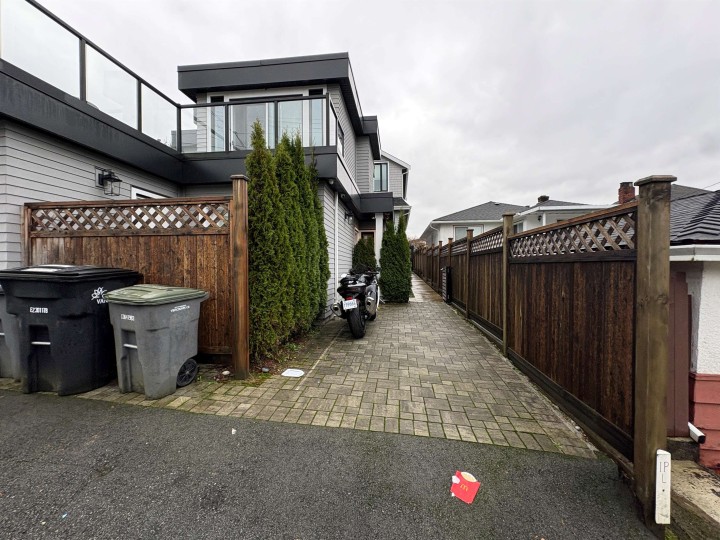 Photo 1 at 3429 Dundas Street, Hastings Sunrise, Vancouver East