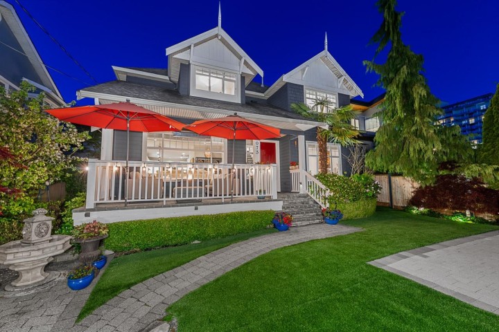Photo 2 at 1075 Esplanade Avenue, Ambleside, West Vancouver