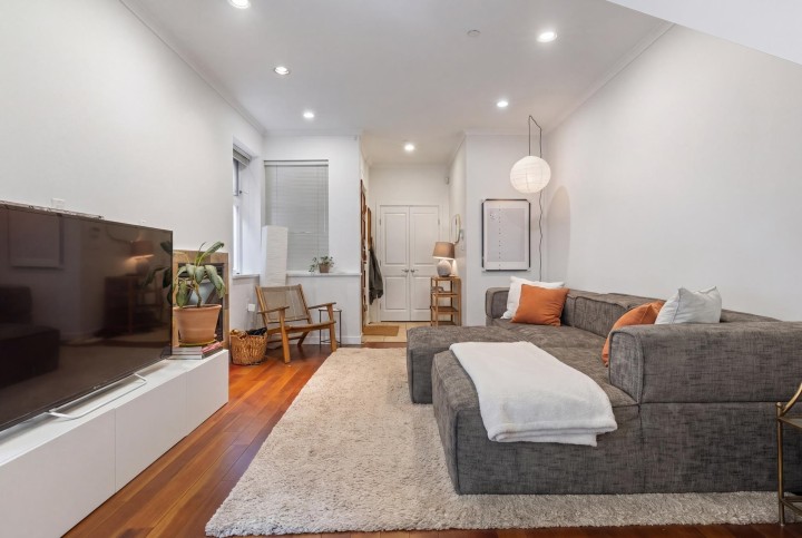 Photo 4 at 508 E 7th Avenue, Mount Pleasant VE, Vancouver East