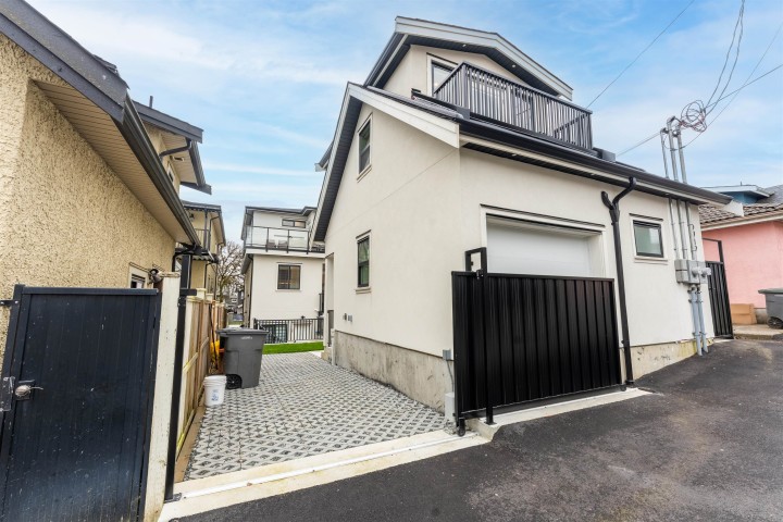Photo 34 at 2719 E 46th Avenue, Killarney VE, Vancouver East