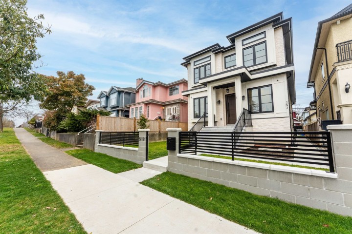 Photo 35 at 2719 E 46th Avenue, Killarney VE, Vancouver East