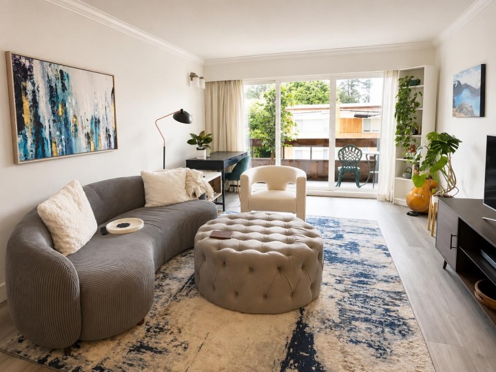 Photo 1 at 313 - 2025 W 2nd Avenue, Kitsilano, Vancouver West