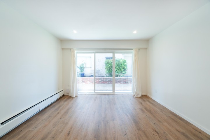 Photo 3 at 206 - 2025 W 2nd Avenue, Kitsilano, Vancouver West