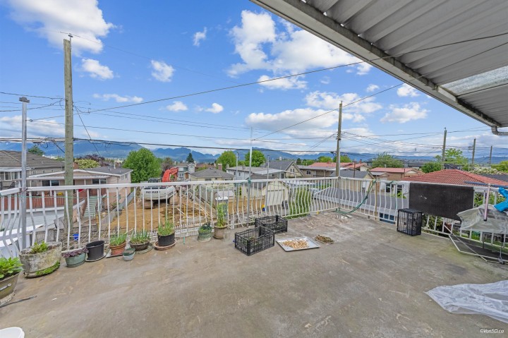 Photo 27 at 2945 E Graveley Street, Renfrew VE, Vancouver East