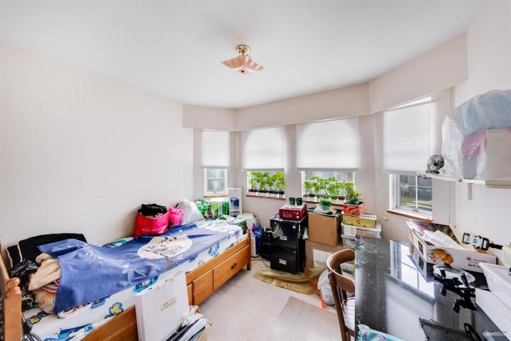 Photo 12 at 2945 E Graveley Street, Renfrew VE, Vancouver East