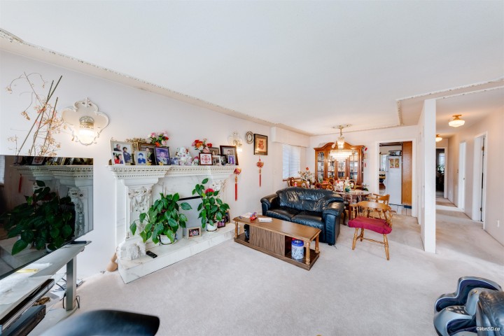 Photo 5 at 2945 E Graveley Street, Renfrew VE, Vancouver East