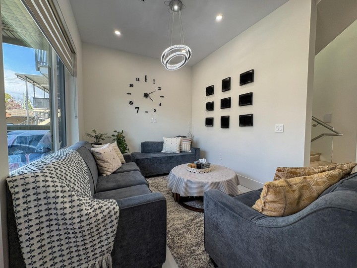 Photo 12 at 759 E 57th Avenue, South Vancouver, Vancouver East