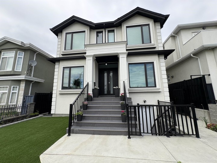 Photo 1 at 759 E 57th Avenue, South Vancouver, Vancouver East