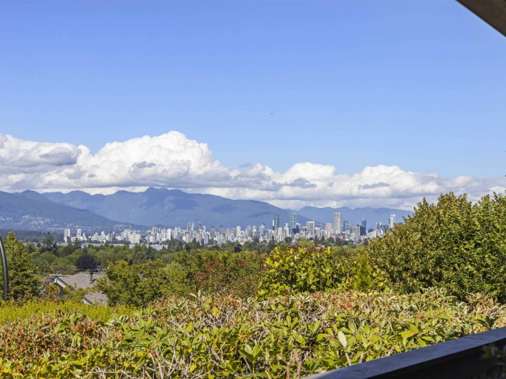 Photo 10 at 3820 W 12th Avenue, Point Grey, Vancouver West