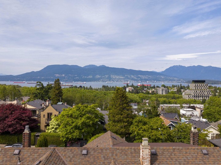 Photo 8 at 3820 W 12th Avenue, Point Grey, Vancouver West