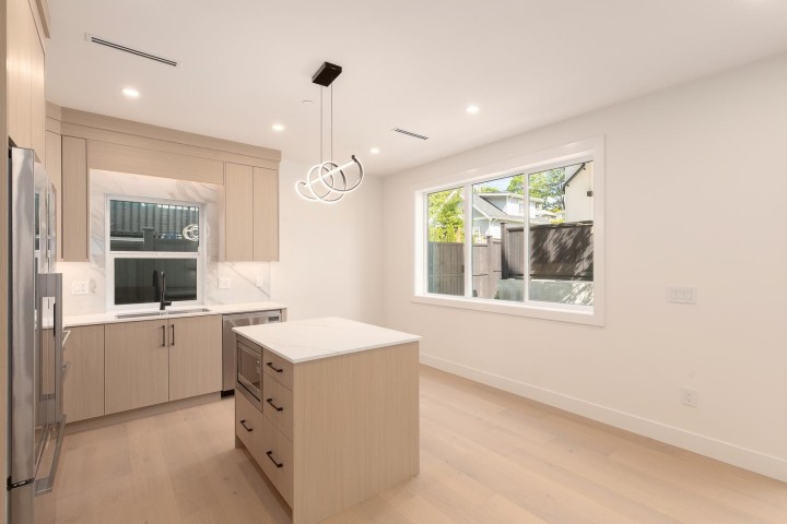 Photo 12 at 2 - 3635 Turner Street, Renfrew VE, Vancouver East