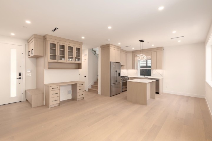 Photo 7 at 2 - 3635 Turner Street, Renfrew VE, Vancouver East