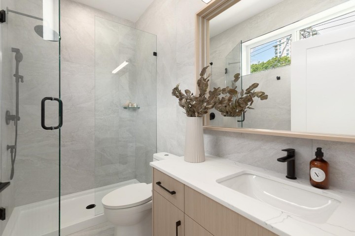 Photo 20 at 4 - 3635 Turner Street, Renfrew VE, Vancouver East