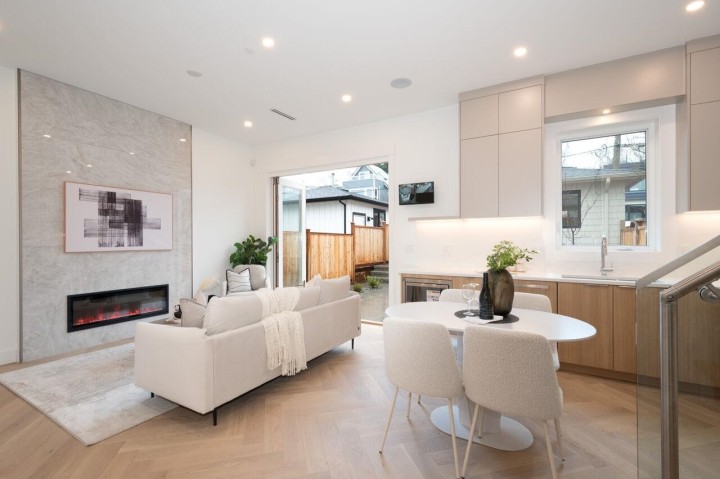 Photo 9 at 4424 W 4th Avenue, Point Grey, Vancouver West