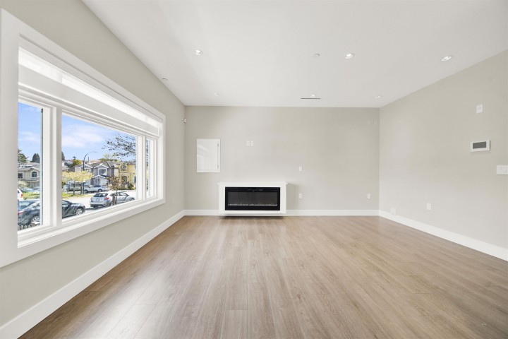 Photo 3 at 3128 Kings Avenue, Collingwood VE, Vancouver East