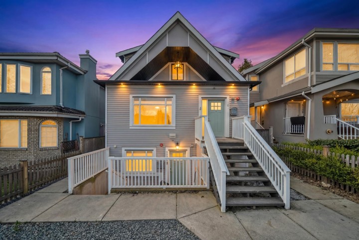 Photo 1 at 3128 Kings Avenue, Collingwood VE, Vancouver East