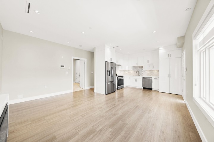 Photo 5 at 3128 Kings Avenue, Collingwood VE, Vancouver East