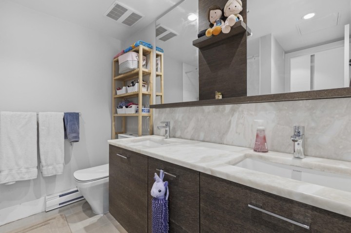 Photo 15 at 276 W 62nd Avenue, Marpole, Vancouver West