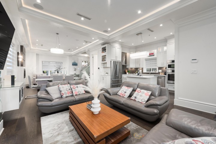 Photo 9 at 104 E 62 Avenue, Vancouver East