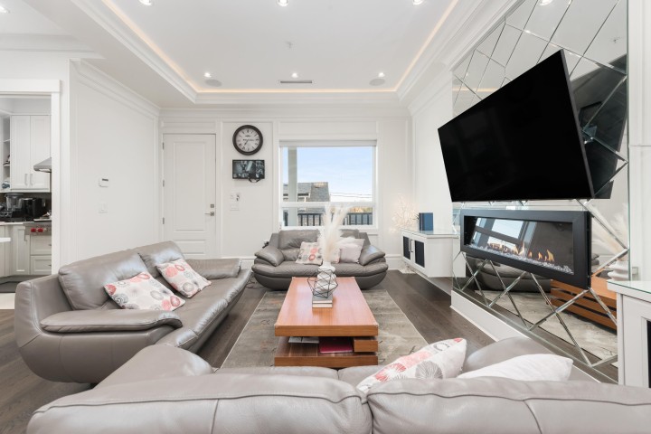 Photo 10 at 104 E 62 Avenue, Vancouver East