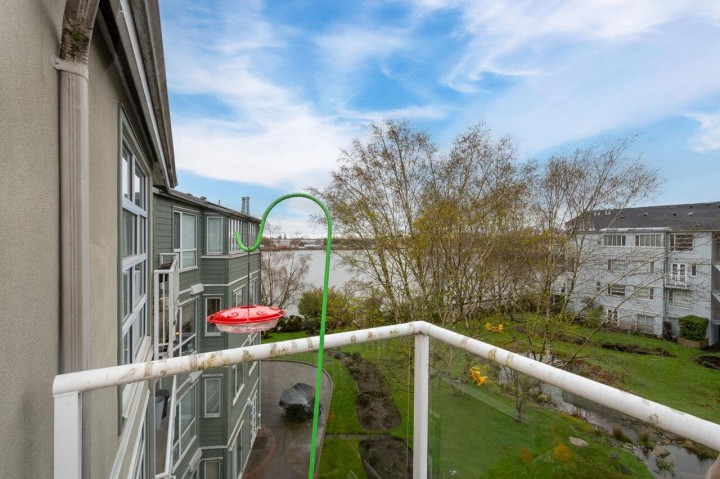 Photo 12 at 402 - 2080 E Kent Avenue South, South Marine, Vancouver East