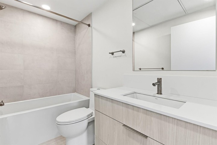 Photo 17 at 301 - 3590 W 39th Avenue, Dunbar, Vancouver West