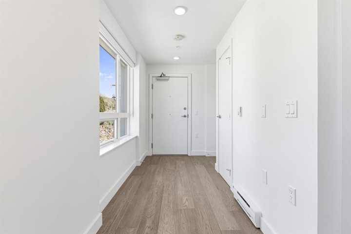 Photo 9 at 301 - 3590 W 39th Avenue, Dunbar, Vancouver West