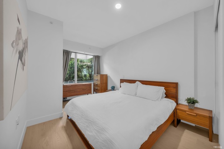 Photo 14 at 207 - 1331 Marine Drive, Ambleside, West Vancouver