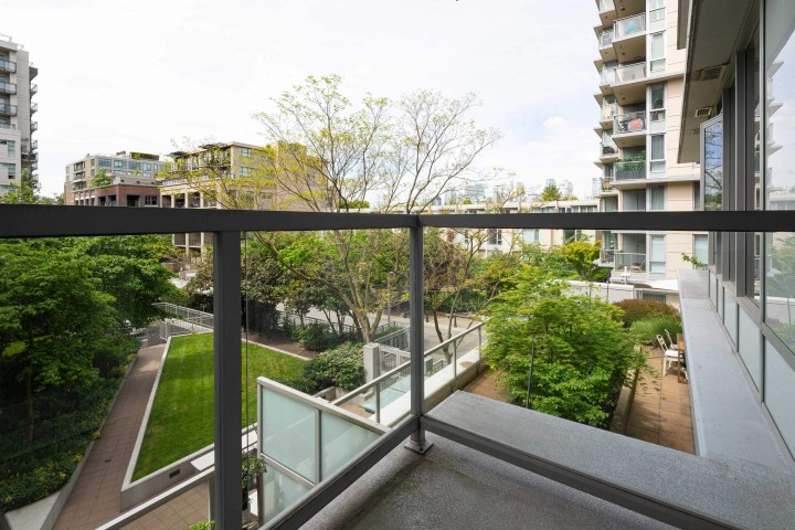 Photo 17 at 301 - 1887 Crowe Street, False Creek, Vancouver West