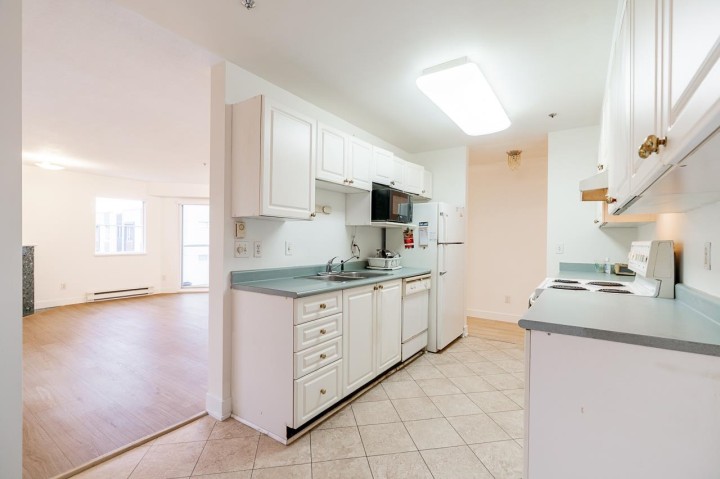 Photo 12 at 74 - 2733 E Kent Avenue North, South Marine, Vancouver East