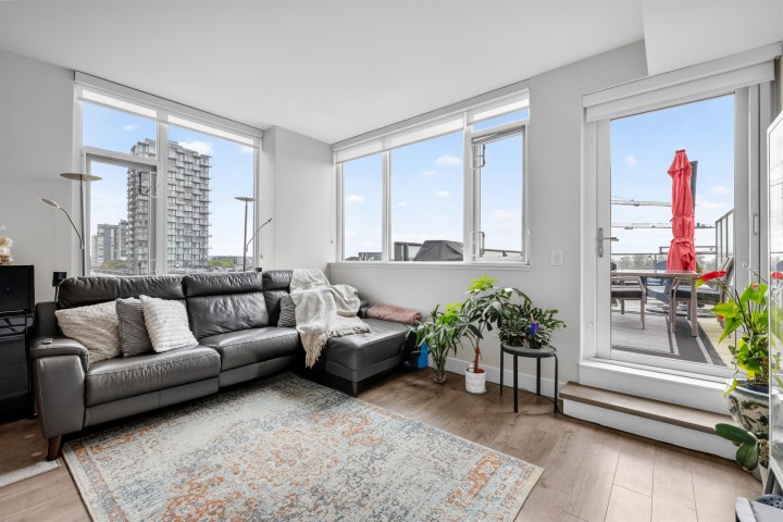 Photo 3 at 702 - 3451 Sawmill Crescent, South Marine, Vancouver East